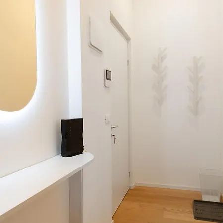 Station Six I Bb トリエステ